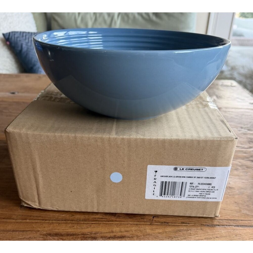 Le Creuset Stoneware Vancouver Serving Bowl 24 cm 2.2 L Chambray Blue NEW